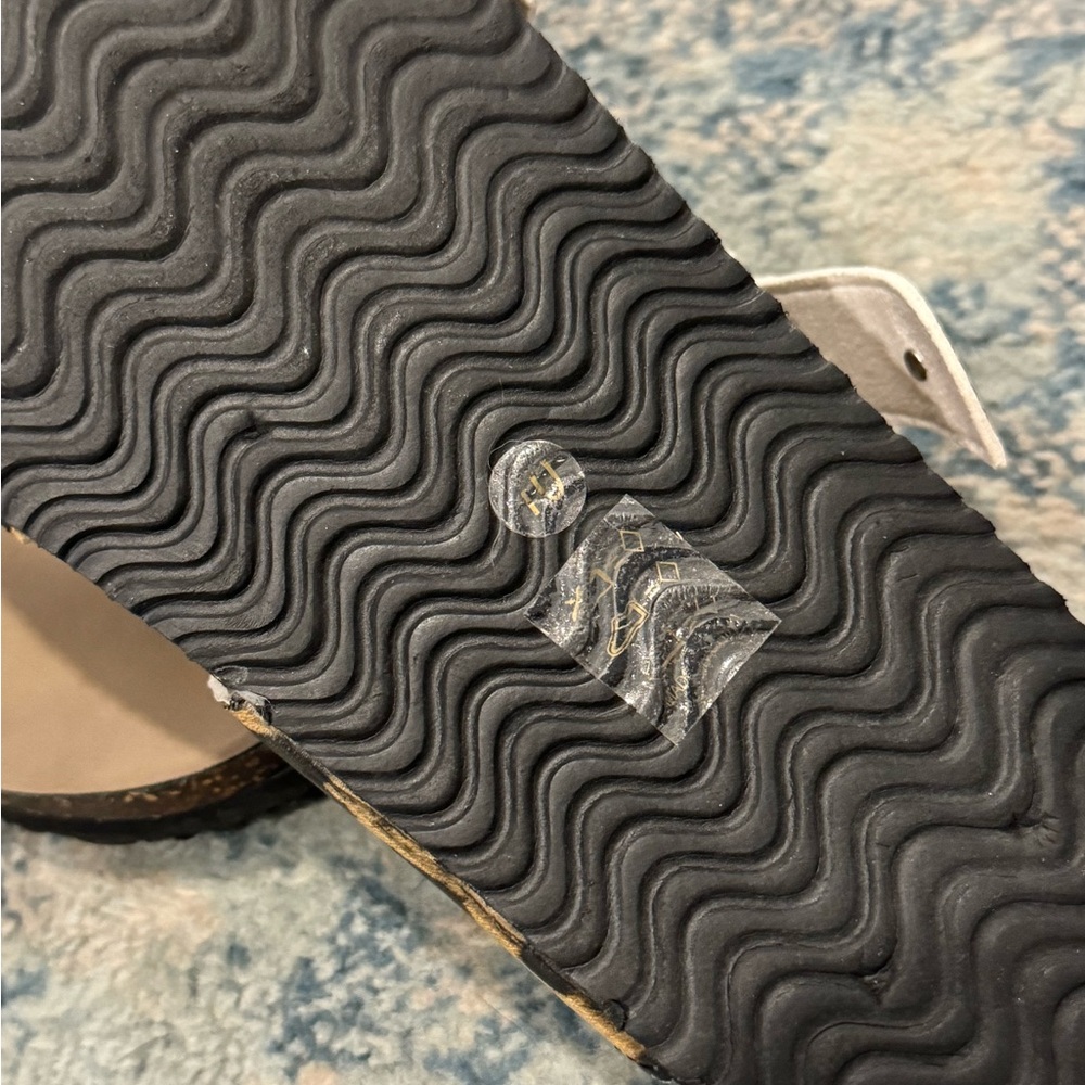 Waterproof Slides ☀️ - Picture 3 of 4